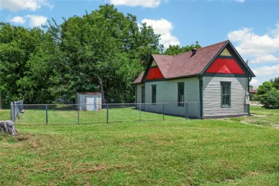 203 Plum Street, Sanger, TX 76266 - Photo 3