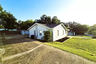 604 E 4th St, Weatherford, TX 76086 - Photo 3