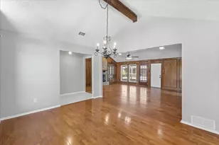 1000 Oxfordshire Dr, Carrollton, TX 75007 - Photo 9