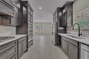 2416 Bird St, Fort Worth, TX 76111 - Photo 11