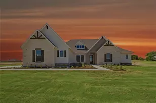 802 Westover Dr, Van Alstyne, TX 75495 - Photo 1