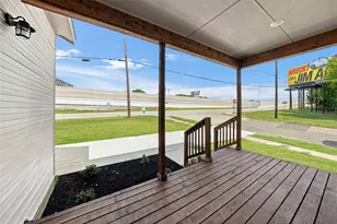 1022 E 9th St, Dallas, TX 75203 - Photo 3