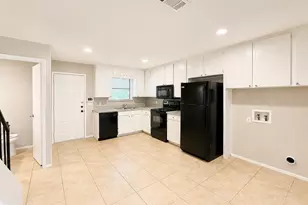 509 S Beverly St, Crowley, TX 76036 - Photo 5