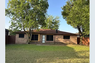 925 Woodcrest Drive, Lancaster, TX 75134 - Photo 3