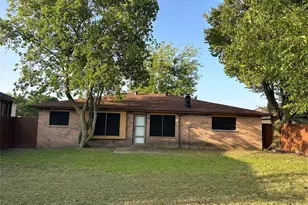 925 Woodcrest Dr, Lancaster, TX 75134 - Photo 3