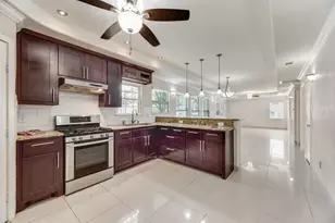 121 Dallas Dr, Euless, TX 76039 - Photo 13