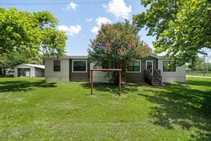 501 W Third St, Maypearl, TX 76064 - Photo 1