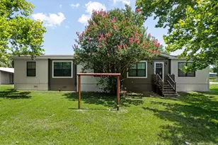 501 W Third St, Maypearl, TX 76064 - Photo 1
