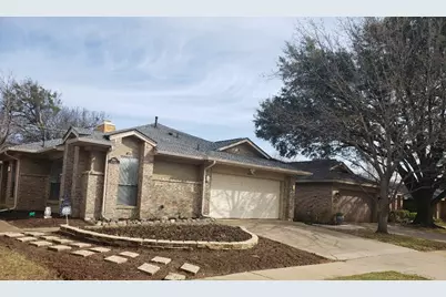 1307 Boardwalk Street, Arlington, TX 76011 - Photo 3