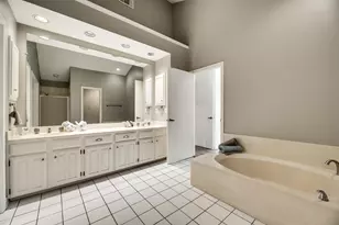 1307 Boardwalk St, Arlington, TX 76011 - Photo 29