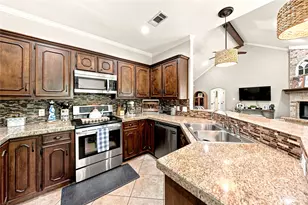 2810 Trey Cir, Athens, TX 75752 - Photo 11