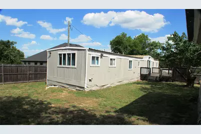 2208 Beverly Drive, Granbury, TX 76048 - Photo 13