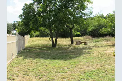 2208 Beverly Drive, Granbury, TX 76048 - Photo 17