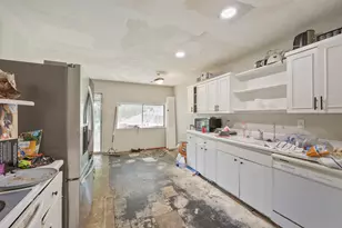 1106 Cielo Vista Dr, Grand Prairie, TX 75052 - Photo 5