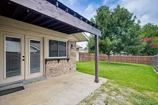 1607 Glenhill Ln, Lewisville, TX 75077 - Photo 17