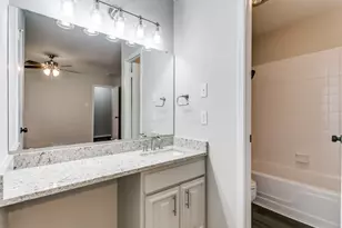 1607 Glenhill Ln, Lewisville, TX 75077 - Photo 11