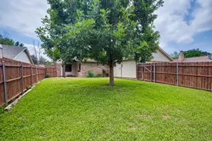 1607 Glenhill Ln, Lewisville, TX 75077 - Photo 15