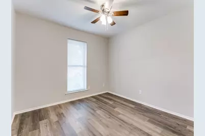1607 Glenhill Lane, Lewisville, TX 75077 - Photo 9