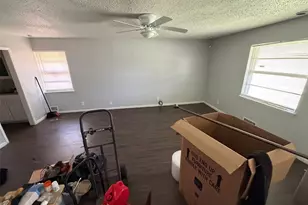 608 Donlee Rd, Lancaster, TX 75134 - Photo 7