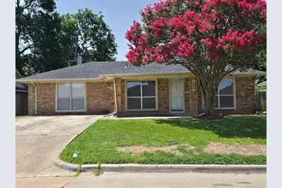 1613 S Bent Tree Trail, Grand Prairie, TX 75052 - Photo 1