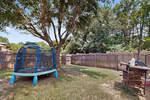 404 Castle St, DeSoto, TX 75115 - Photo 35