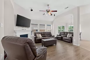 404 Castle St, DeSoto, TX 75115 - Photo 7