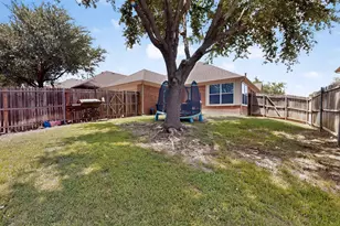 404 Castle St, DeSoto, TX 75115 - Photo 35