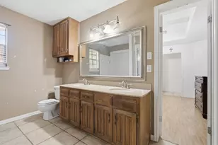 14213 Wagner Dr, Woodway, TX 76712 - Photo 11