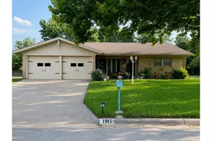 1911 Cypress Ct, Gainesville, TX 76240 - Photo 21