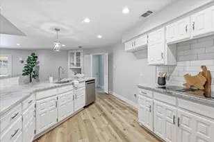 205 N Forest Ln, Double Oak, TX 75077 - Photo 15