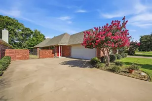2704 Rex Cruse Dr, Sherman, TX 75092 - Photo 3