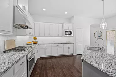 6923 Birch Creek Drive, Irving, TX 75063 - Photo 9