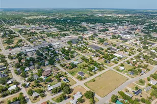 614 W Wheeler St, Breckenridge, TX 76424 - Photo 37