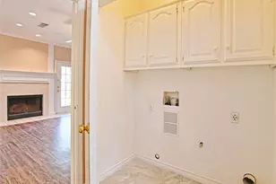 145 E Windsor Dr, Denton, TX 76209 - Photo 23