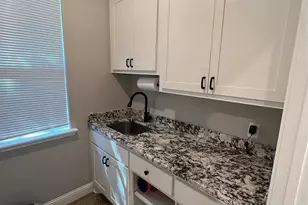 505 S Sky Ct, Granbury, TX 76049 - Photo 13