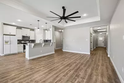 505 S Sky Court, Granbury, TX 76049 - Photo 7