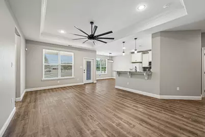 505 S Sky Court, Granbury, TX 76049 - Photo 5