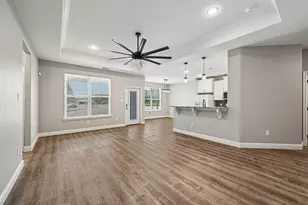 505 S Sky Ct, Granbury, TX 76049 - Photo 5