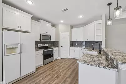 505 S Sky Court, Granbury, TX 76049 - Photo 17