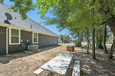 505 S Sky Court, Granbury, TX 76049 - Photo 31
