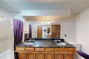 2138 Wellington Dr, Grand Prairie, TX 75051 - Photo 5