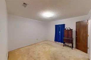2138 Wellington Dr, Grand Prairie, TX 75051 - Photo 9