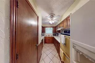 2138 Wellington Dr, Grand Prairie, TX 75051 - Photo 11