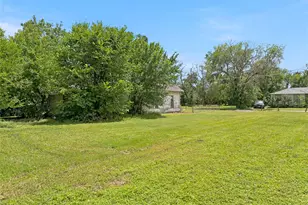 2432 S 9th St, Waco, TX 76706 - Photo 11