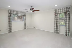 9329 Seagrove Dr, Dallas, TX 75243 - Photo 23