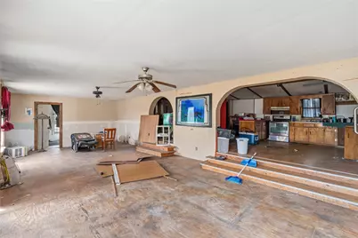 402 E Sherman Street, Mullin, TX 76864 - Photo 3