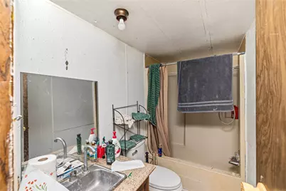 402 E Sherman Street, Mullin, TX 76864 - Photo 15