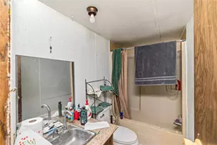 402 E Sherman St, Mullin, TX 76864 - Photo 15