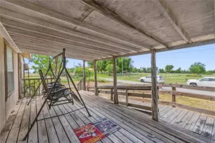 402 E Sherman St, Mullin, TX 76864 - Photo 21