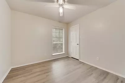 220 Hollywood Drive, Glenn Heights, TX 75154 - Photo 13